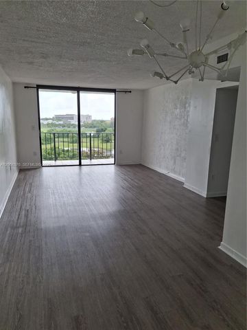 9682 Fontainebleau Boulevard 603, Miami, FL 33172