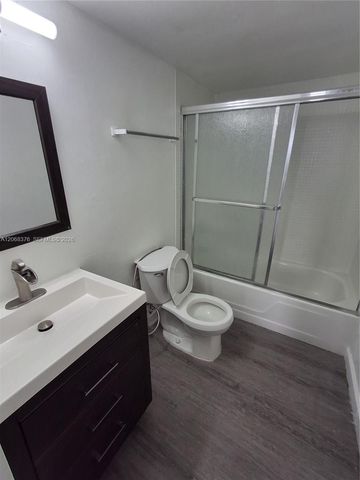 9682 Fontainebleau Boulevard 603, Miami, FL 33172