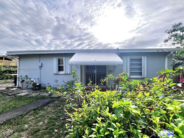 1465 SW 28th Way, Fort Lauderdale, FL 33312