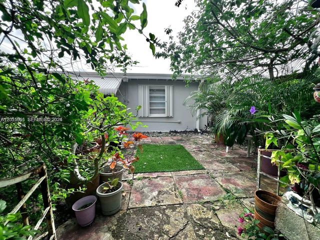 1465 SW 28th Way, Fort Lauderdale, FL 33312