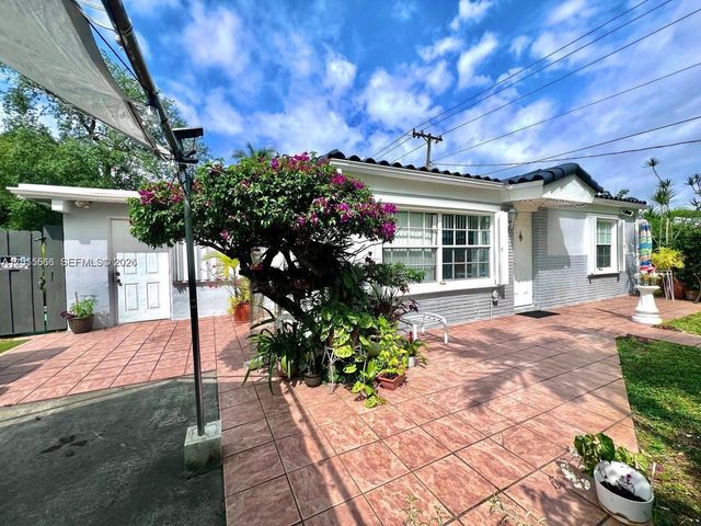 1465 SW 28th Way, Fort Lauderdale, FL 33312