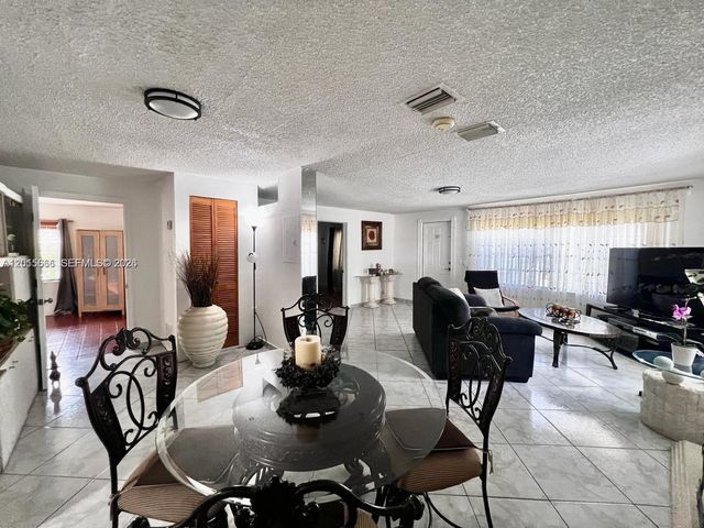 1465 SW 28th Way, Fort Lauderdale, FL 33312