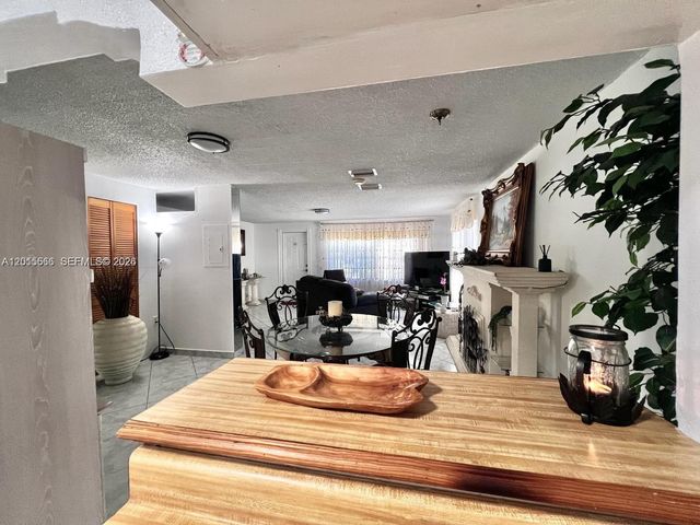 1465 SW 28th Way, Fort Lauderdale, FL 33312