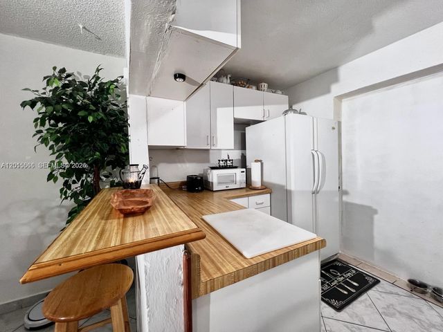 1465 SW 28th Way, Fort Lauderdale, FL 33312
