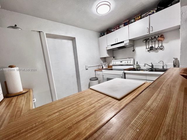 1465 SW 28th Way, Fort Lauderdale, FL 33312
