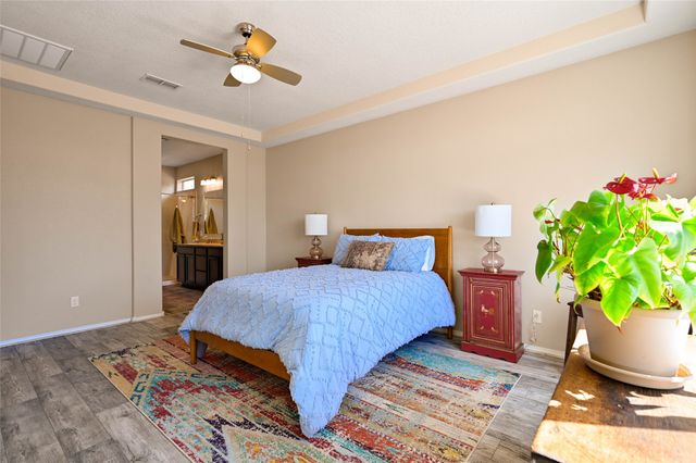 4678 Hojas Verdes, Santa Fe, NM 87507