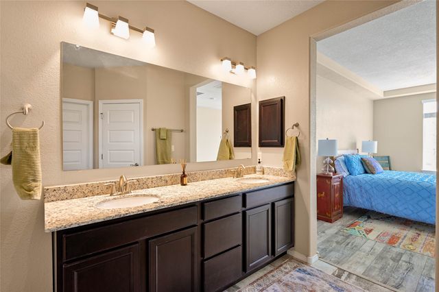 4678 Hojas Verdes, Santa Fe, NM 87507