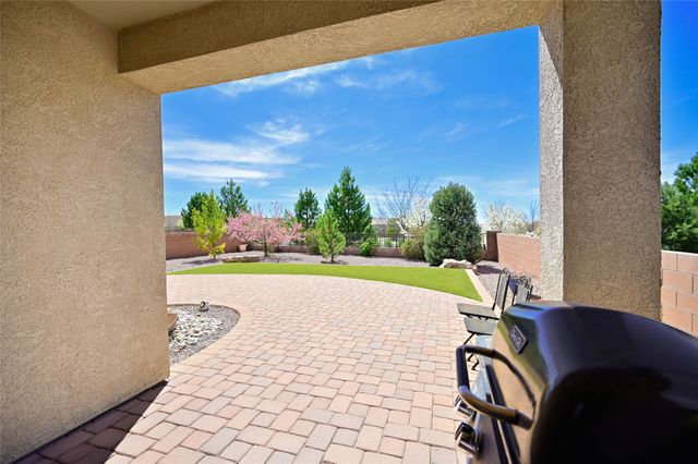 4678 Hojas Verdes, Santa Fe, NM 87507