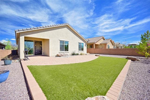 4678 Hojas Verdes, Santa Fe, NM 87507