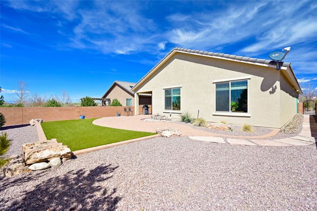 4678 Hojas Verdes, Santa Fe, NM 87507