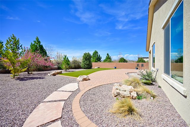 4678 Hojas Verdes, Santa Fe, NM 87507