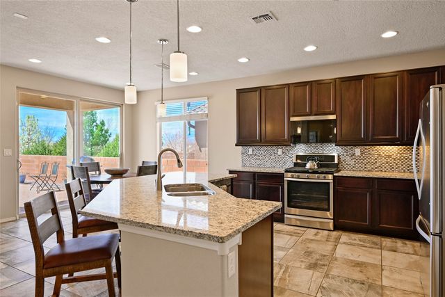 4678 Hojas Verdes, Santa Fe, NM 87507