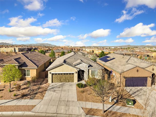 4678 Hojas Verdes, Santa Fe, NM 87507
