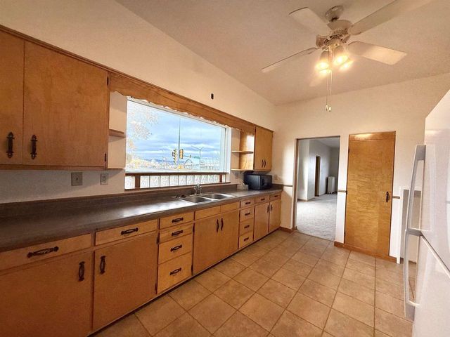 402 East 2nd St, Superior, WI 54880