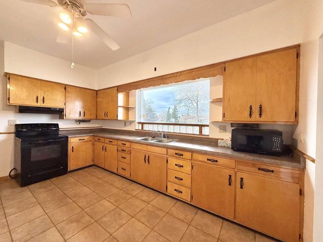 402 East 2nd St, Superior, WI 54880