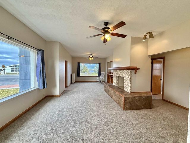 402 East 2nd St, Superior, WI 54880