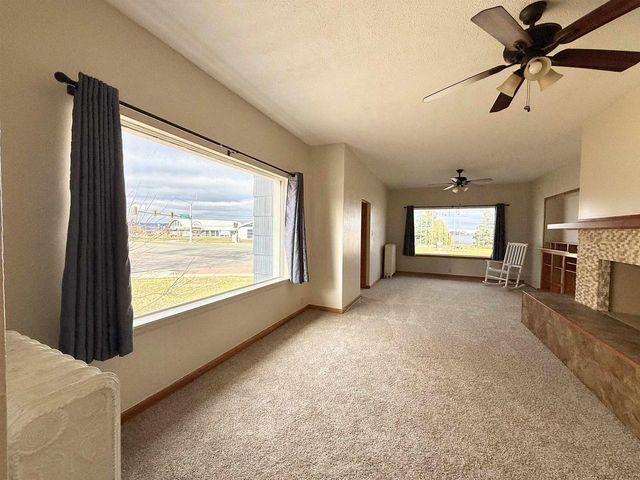 402 East 2nd St, Superior, WI 54880