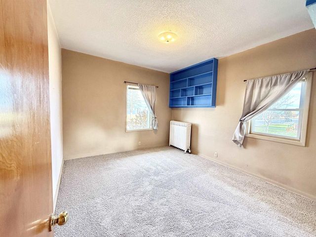 402 East 2nd St, Superior, WI 54880