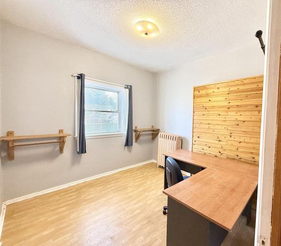 402 East 2nd St, Superior, WI 54880