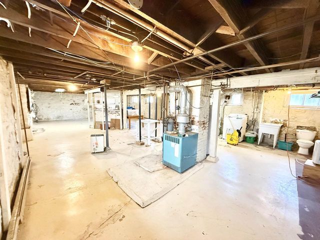 402 East 2nd St, Superior, WI 54880