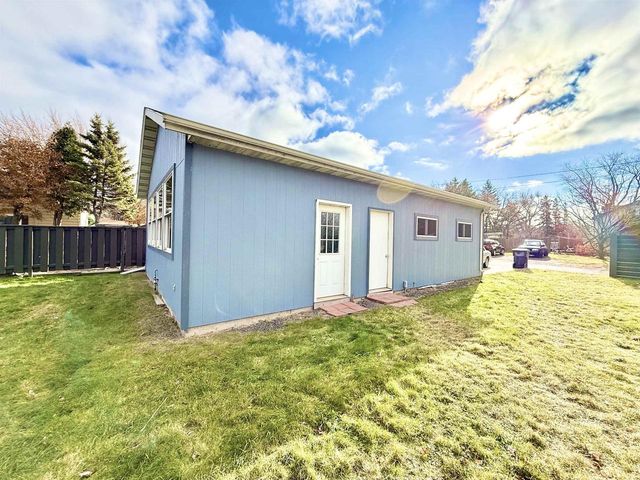 402 East 2nd St, Superior, WI 54880