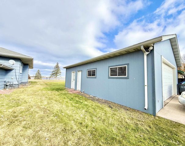 402 East 2nd St, Superior, WI 54880