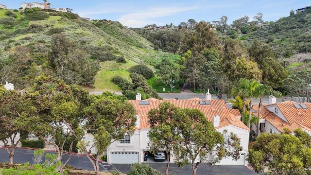2842 Torrey Pines Rd, La Jolla, CA 92037