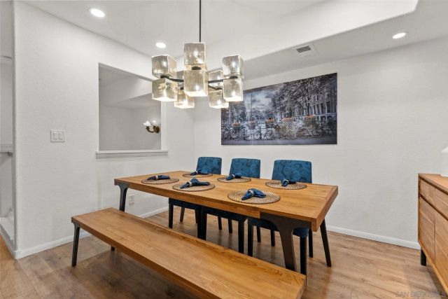 2842 Torrey Pines Rd, La Jolla, CA 92037