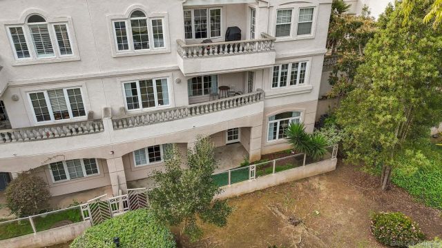2842 Torrey Pines Rd, La Jolla, CA 92037