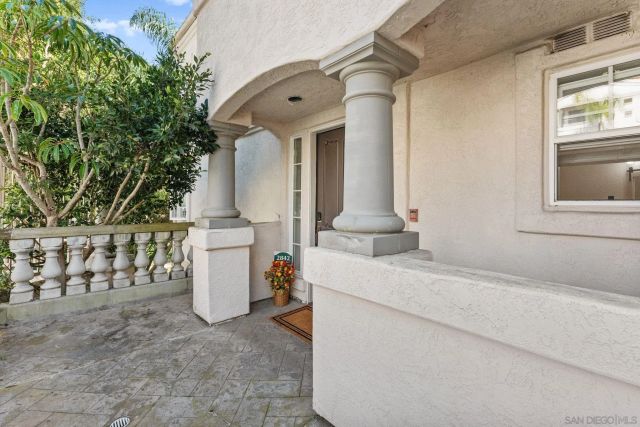 2842 Torrey Pines Rd, La Jolla, CA 92037