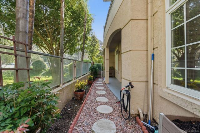 2842 Torrey Pines Rd, La Jolla, CA 92037