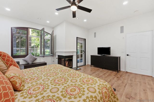 2842 Torrey Pines Rd, La Jolla, CA 92037