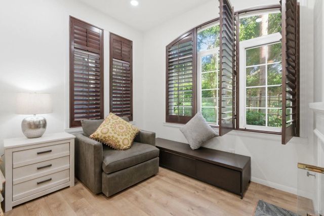 2842 Torrey Pines Rd, La Jolla, CA 92037