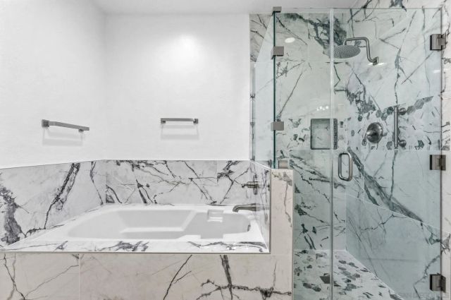 2842 Torrey Pines Rd, La Jolla, CA 92037