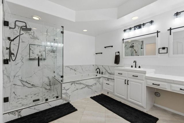 2842 Torrey Pines Rd, La Jolla, CA 92037