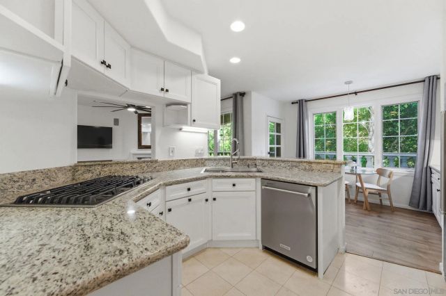 2842 Torrey Pines Rd, La Jolla, CA 92037