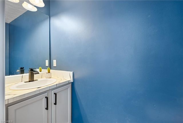 150 Leawood CIR, Naples, FL 34104