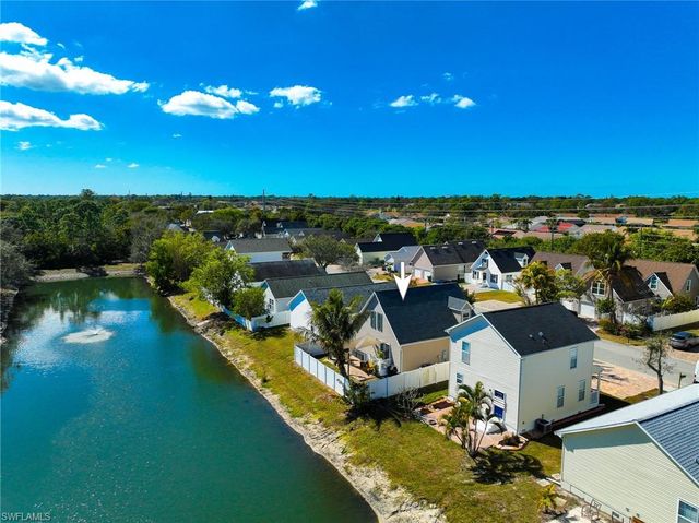 150 Leawood CIR, Naples, FL 34104