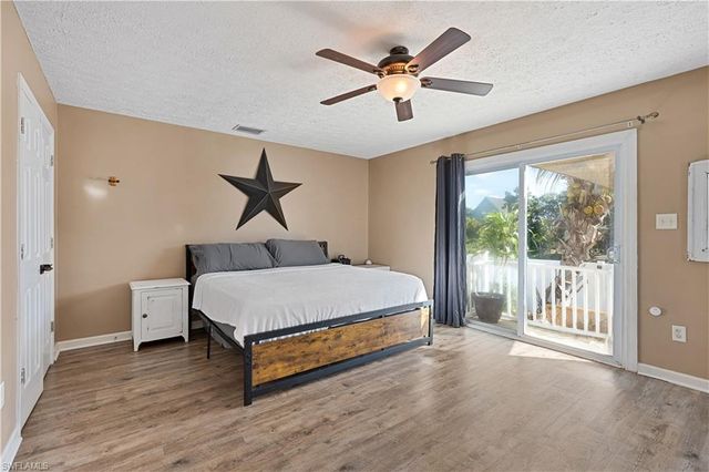 150 Leawood CIR, Naples, FL 34104