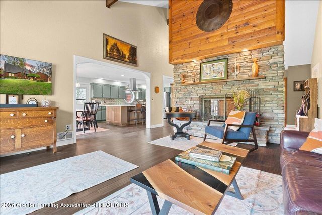 8441 E 5 Point Highway, Eaton Rapids, MI 48827