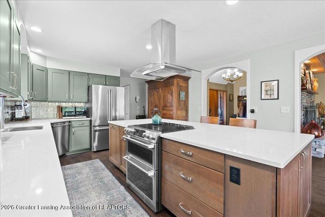 8441 E 5 Point Highway, Eaton Rapids, MI 48827