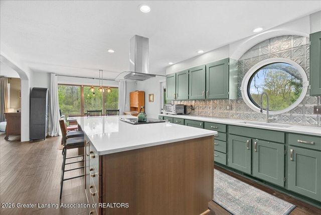 8441 E 5 Point Highway, Eaton Rapids, MI 48827