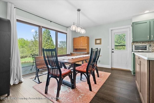 8441 E 5 Point Highway, Eaton Rapids, MI 48827
