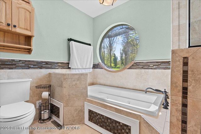 8441 E 5 Point Highway, Eaton Rapids, MI 48827