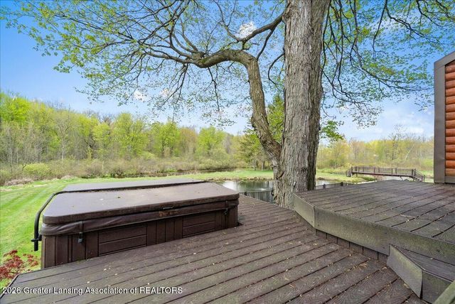8441 E 5 Point Highway, Eaton Rapids, MI 48827