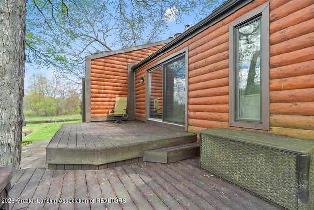 8441 E 5 Point Highway, Eaton Rapids, MI 48827