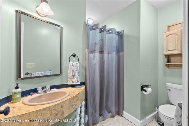 8441 E 5 Point Highway, Eaton Rapids, MI 48827