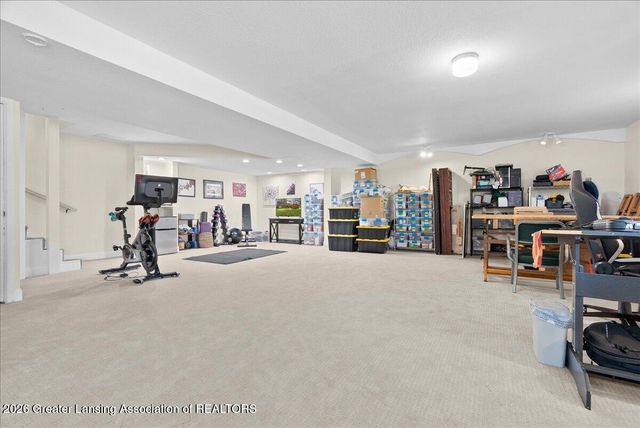 8441 E 5 Point Highway, Eaton Rapids, MI 48827