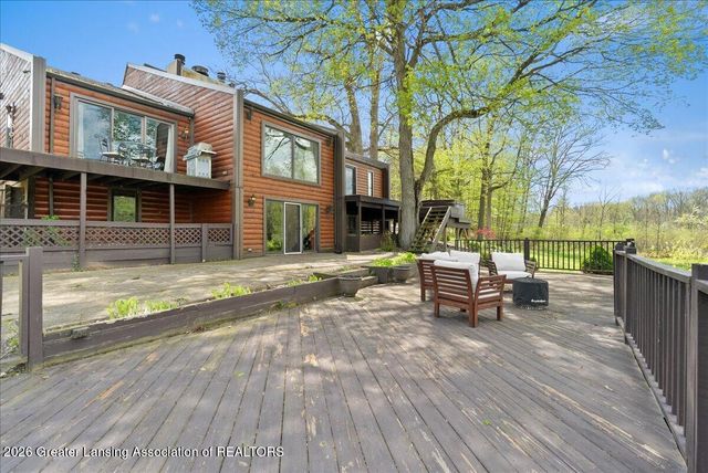 8441 E 5 Point Highway, Eaton Rapids, MI 48827