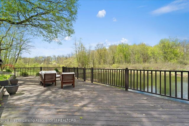 8441 E 5 Point Highway, Eaton Rapids, MI 48827
